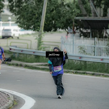 Runner Photo 8333147