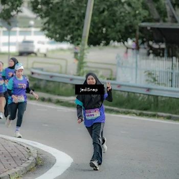 Runner Photo 8333151