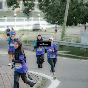 Runner Photo 8333166