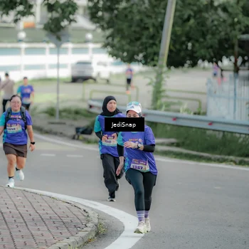 Runner Photo 8333167