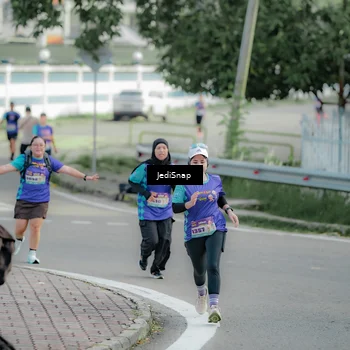 Runner Photo 8333174
