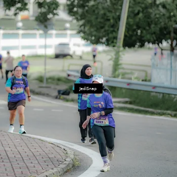 Runner Photo 8333179
