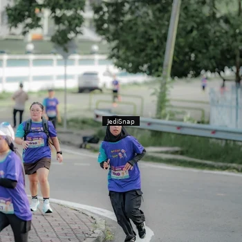 Runner Photo 8333190
