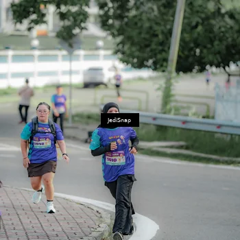 Runner Photo 8333215