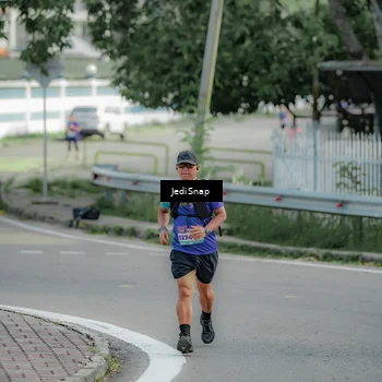 Runner Photo 8333250