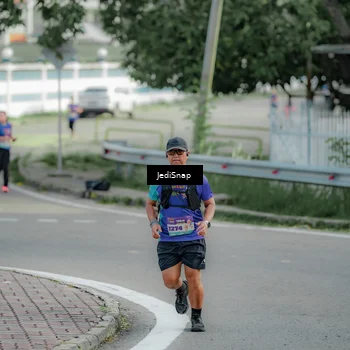 Runner Photo 8333263