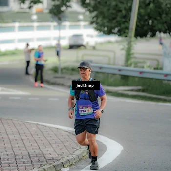 Runner Photo 8333266
