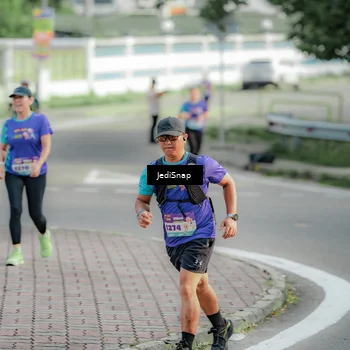 Runner Photo 8333274