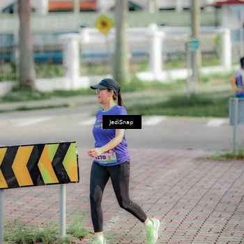 Runner Photo 8333312