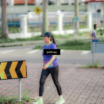 Runner Photo 8333332