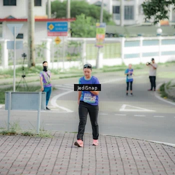 Runner Photo 8333342