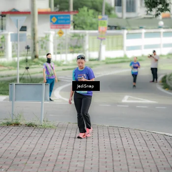 Runner Photo 8333347