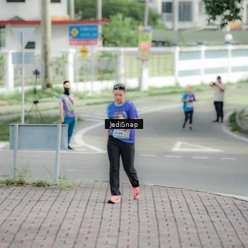 Runner Photo 8333359