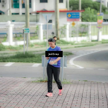 Runner Photo 8333364