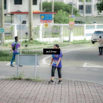 Runner Photo 8333375
