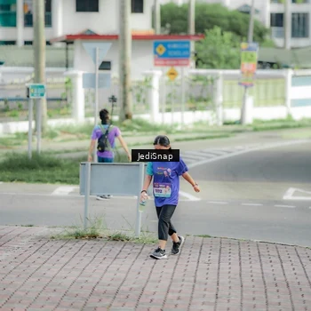 Runner Photo 8333398