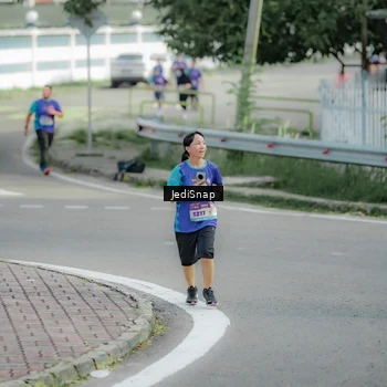 Runner Photo 8333445