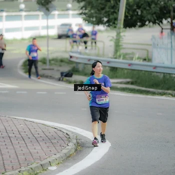 Runner Photo 8333454