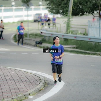 Runner Photo 8333459