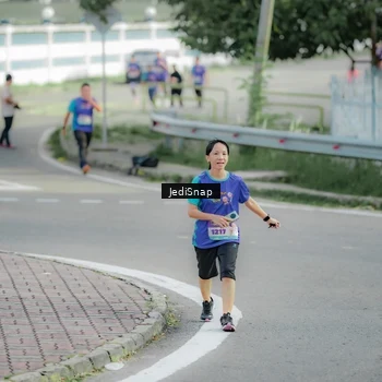 Runner Photo 8333478