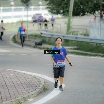Runner Photo 8333512