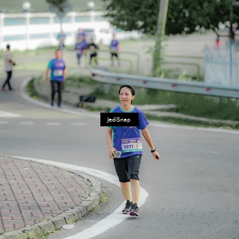 Runner Photo 8333646
