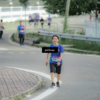 Runner Photo 8333648