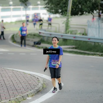 Runner Photo 8333660