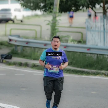 Runner Photo 8333669