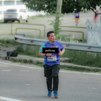 Runner Photo 8333673