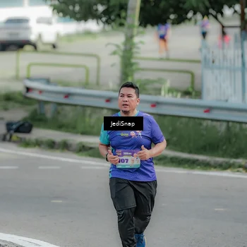 Runner Photo 8333674