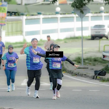 Runner Photo 8333685