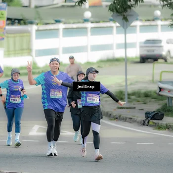 Runner Photo 8333687