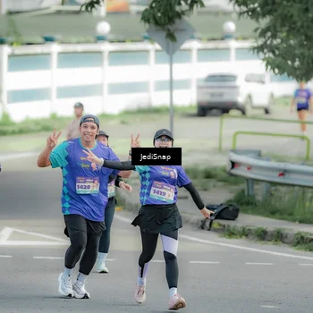 Runner Photo 8333699