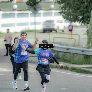 Runner Photo 8333703