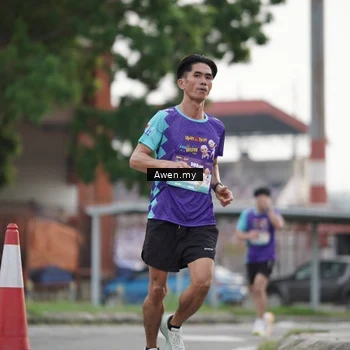 Runner Photo 8333711