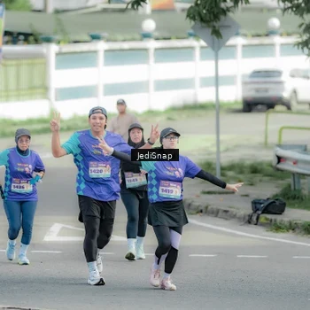 Runner Photo 8333716