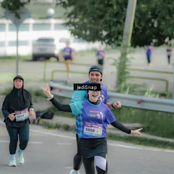 Runner Photo 8333719