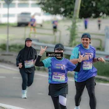 Runner Photo 8333724