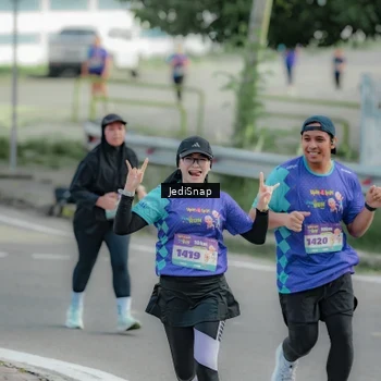 Runner Photo 8333725