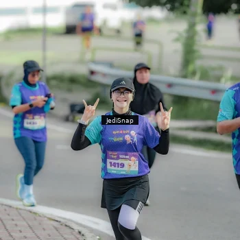 Runner Photo 8333732