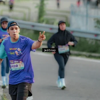 Runner Photo 8333738