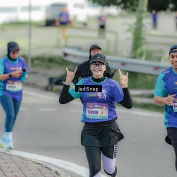 Runner Photo 8333740