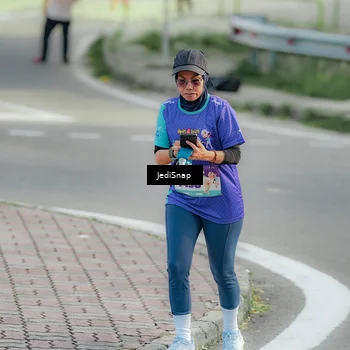Runner Photo 8334276