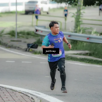 Runner Photo 8334300