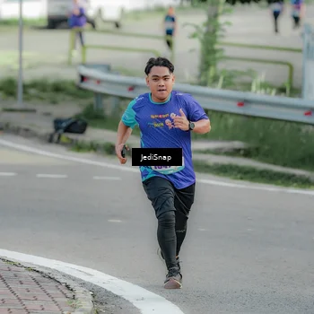 Runner Photo 8334302