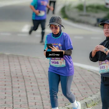 Runner Photo 8334306