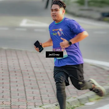 Runner Photo 8334329