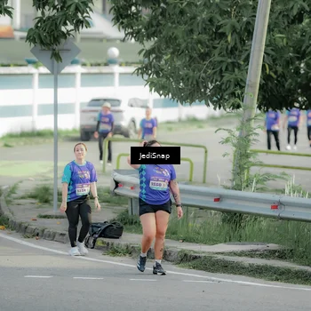 Runner Photo 8334335