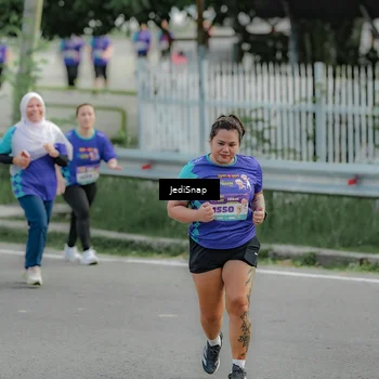 Runner Photo 8334339